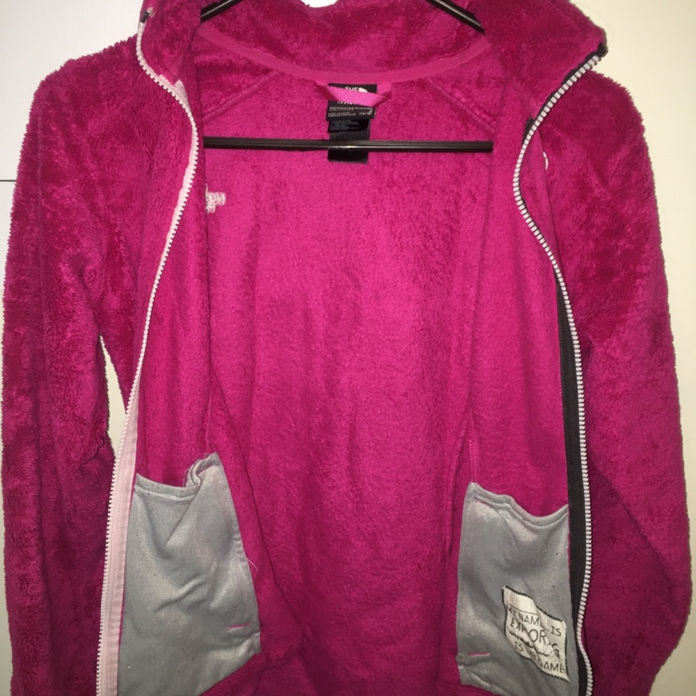 pink north face sweater